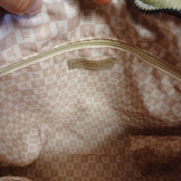 London Fog Collection Sage Green/Cream/Tan Oversized Knotted Strap Bag 12" - Picture 12 of 16